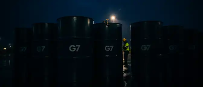 Президент Франции Эммануэль Макрон объявил о планах стран G7 по поставке 100 миллионов баррелей топлива для стабилизации рынка